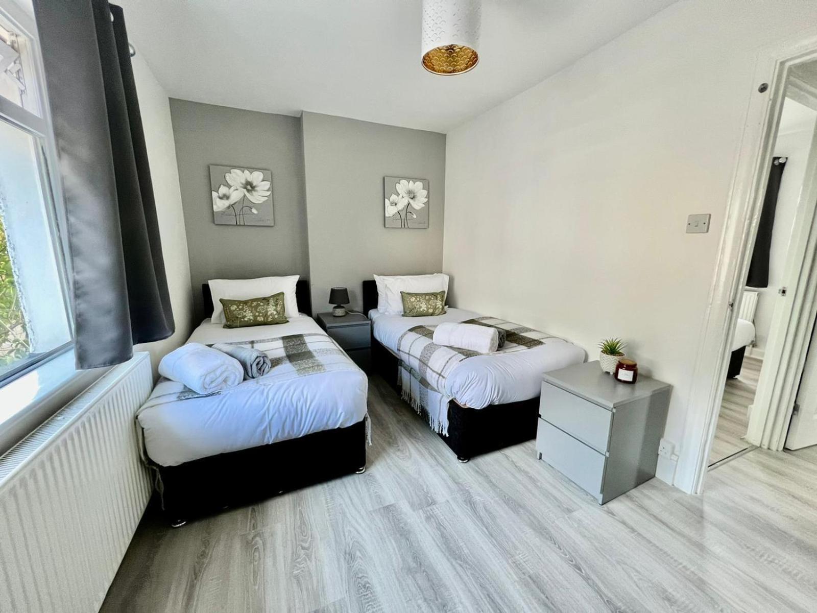 Executive 3 Bedroom Port Talbot Town Centre Margam Sleeps 7 Oda fotoğraf